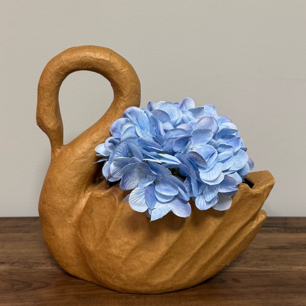 Swan Shaped Planter